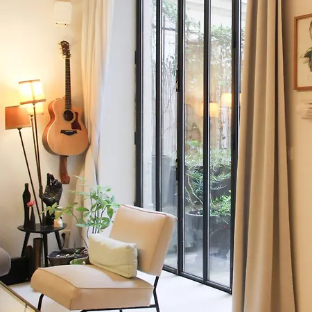 Haven Of Peace With Private Terrace 아파트